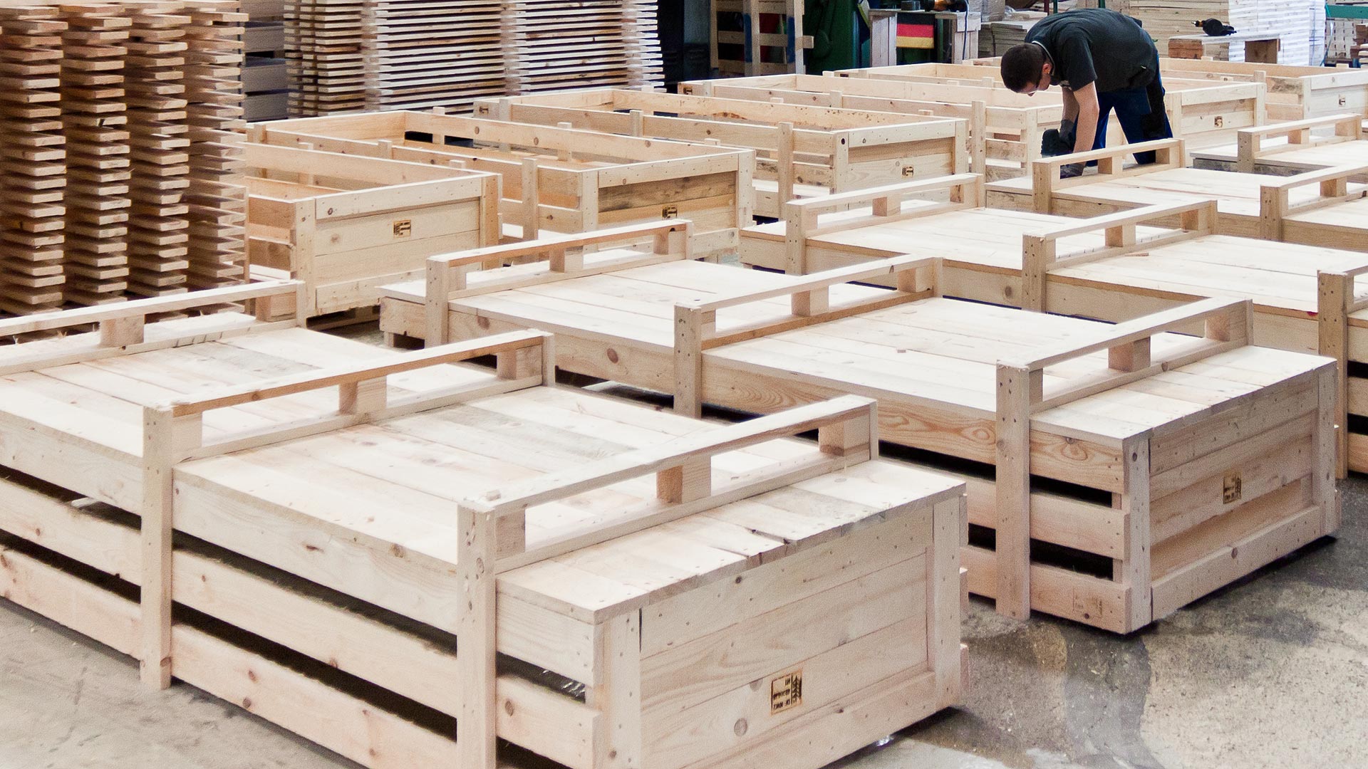 Produktion von Holzkisten für Transport und Export